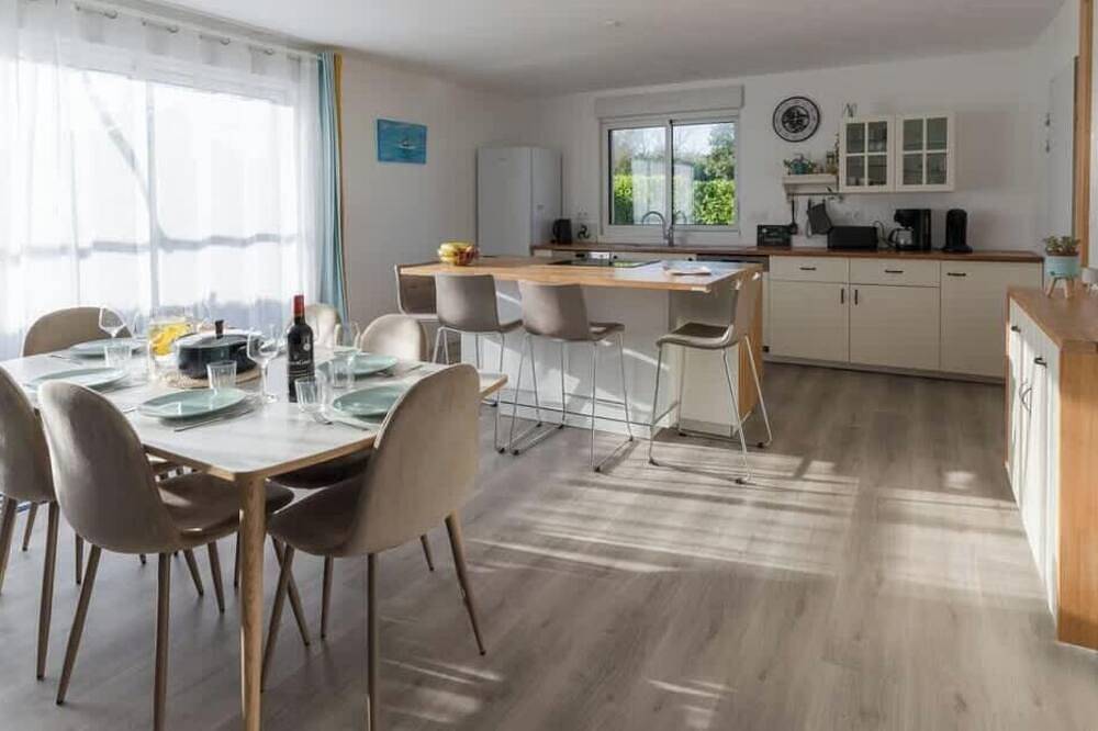 Entire apartment, Roscaroc Enez Hir - Charming T4 near to the beach in Ploudalmézeau, Brest region