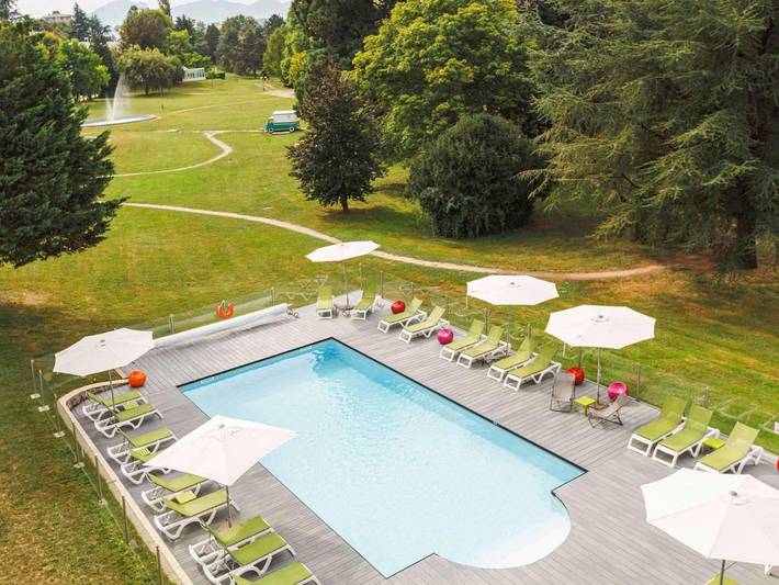 Hôtel pour 2 personnes, avec jacuzzi ainsi que piscine et jardin, animaux acceptés