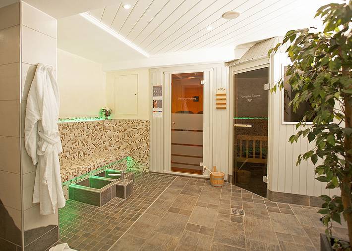 Hotel Edelweiss - Garni - Komfort-Einzelzimmer in Stryck, Willingen