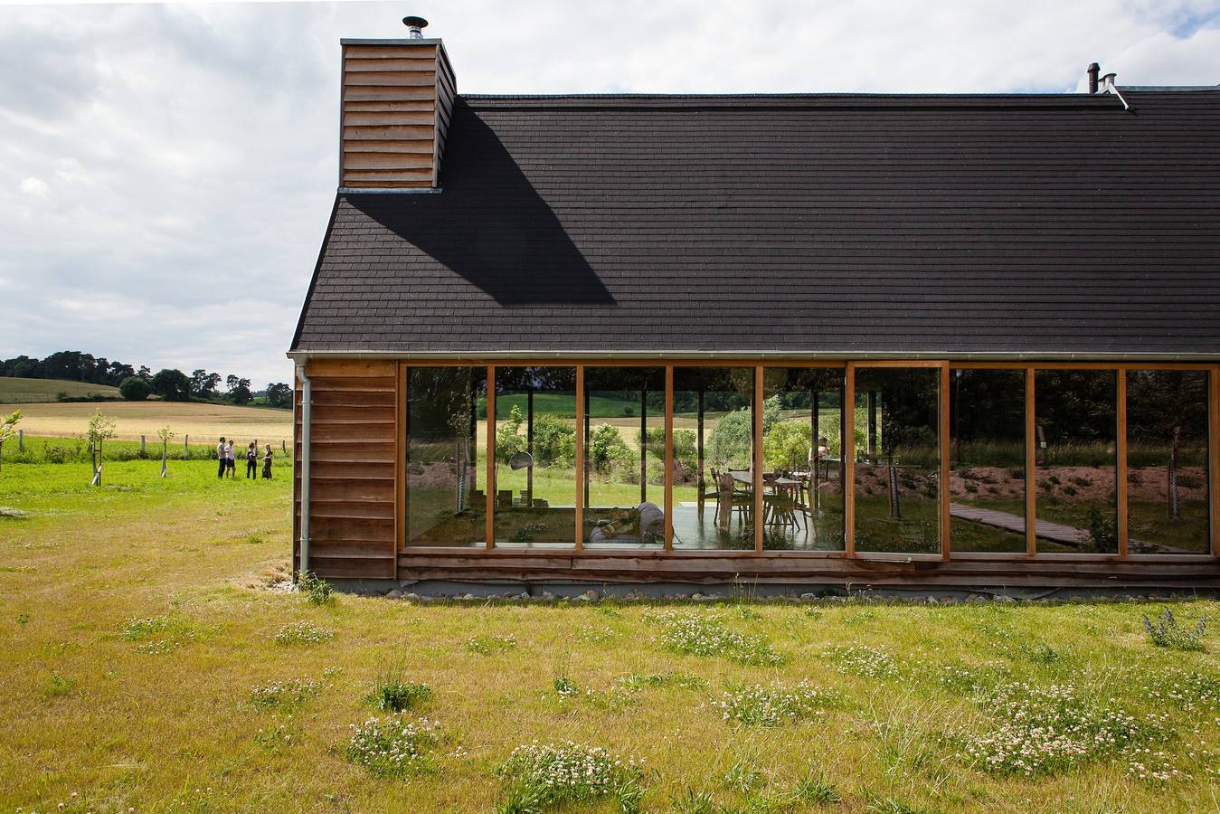 Ferienhaus 'Das Schwarze Haus' mit privater Terrasse, privatem Garten und WLAN in Gerswalde, Barnimerland Region