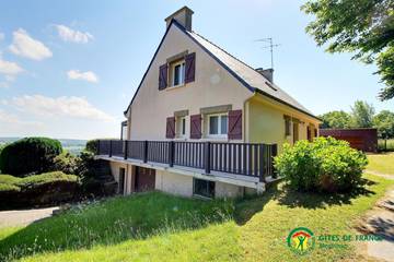 Gîte pour 8 personnes, avec terrasse et jardin, animaux acceptés à Cléguérec