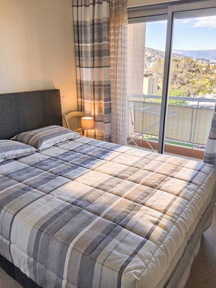 Appartement de vacances pour 4 personnes, avec piscine ainsi que terrasse et jardin