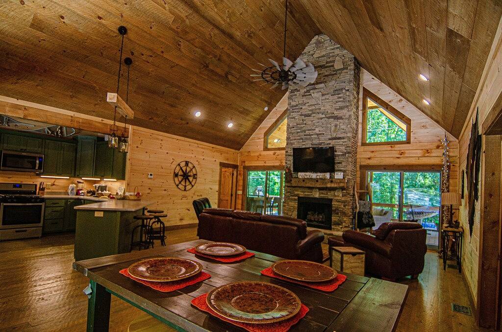 Cozy Cabin by the Stream in Cherry Log, Chattahoochee National Forest