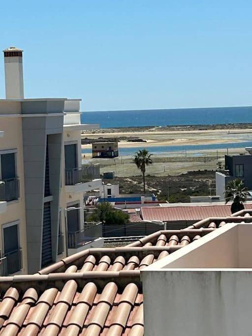Three-Bedroom Villa in Moncarapacho e Fuseta, Ria Formosa