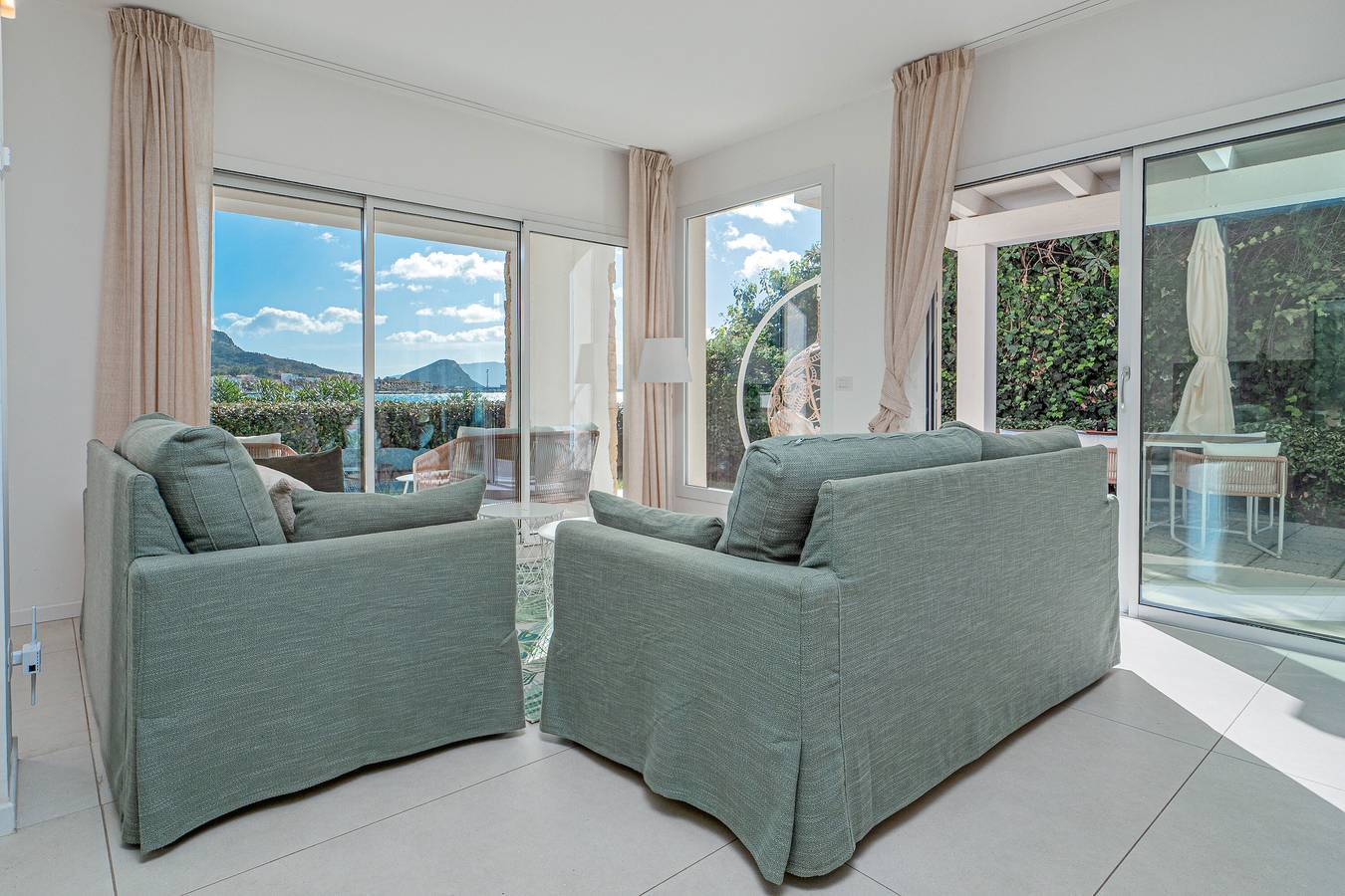 Villa "Cormorani 1" met Uitzicht op Zee, Jacuzzi & Wifi in Golfo Aranci, Costa Smeralda