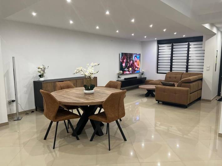 Location de vacances pour 6 personnes, avec Terrasse et Jardin à Lezennes