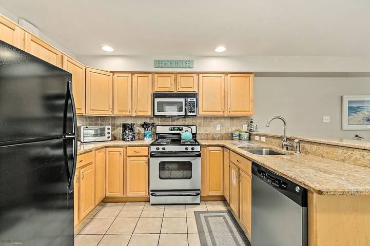 Vacation rental for 13 people, with balcony and yard in Wildwood