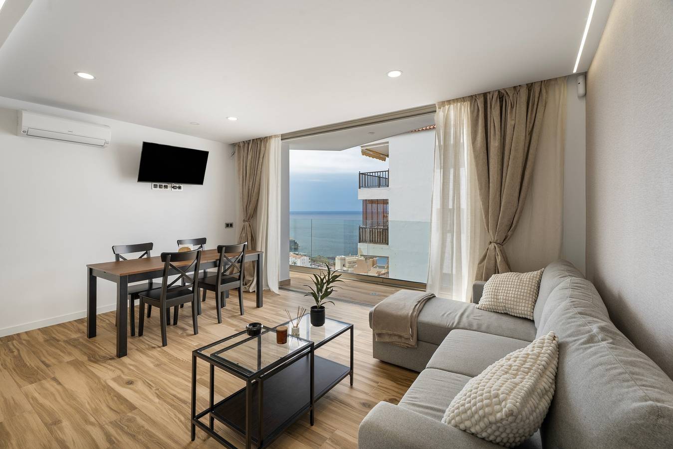 Apartamento entero, Apartamento vacacional 'Ale Deluxe Home' con vistas al mar, Wi-Fi y aire acondicionado in Puerto Santiago, Santiago del Teide