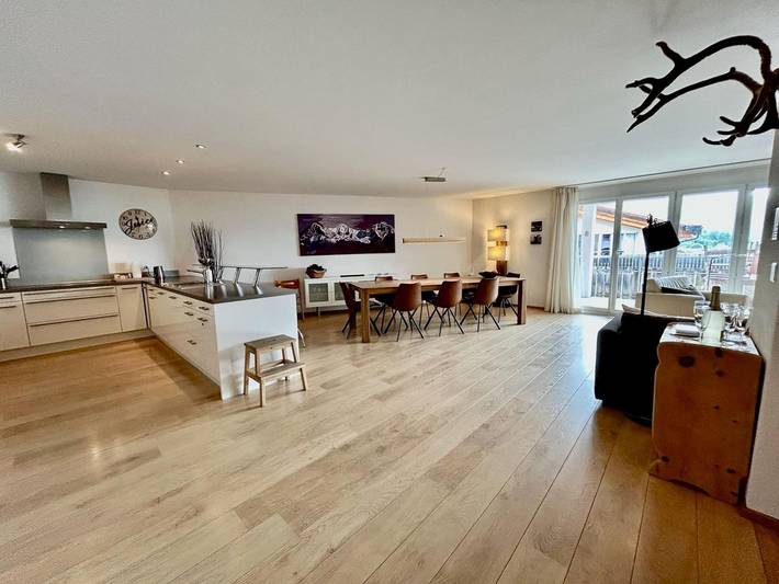 Ganze Ferienwohnung, Anne Tessa Bloemsma - 9-Bettwohnung (5.5 Zimmerwohnung) in Lantsch/Lenz, Plessur Alpen