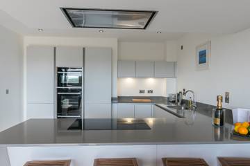 Holiday Rental for 4 People in Tenby, Pembrokeshire, Photo 3