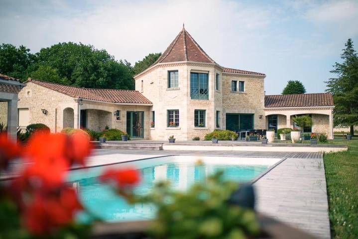 Chambre d’hôte pour 2 personnes, avec Terrasse et Jardin ainsi que Piscine et Vue