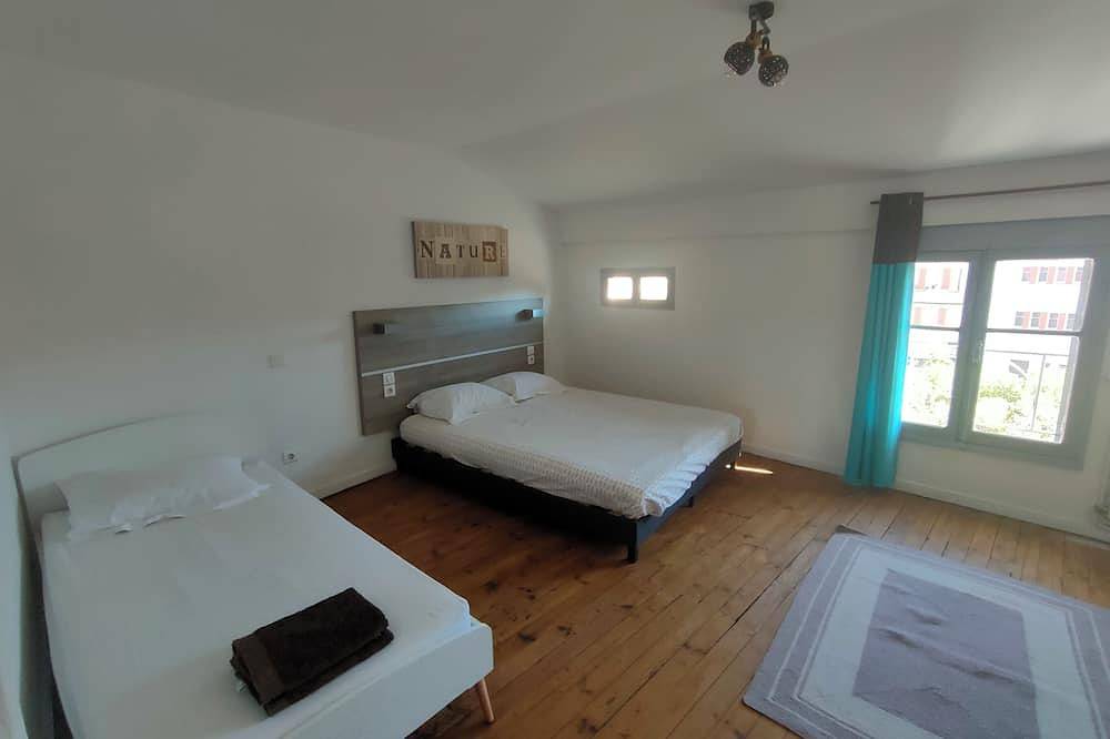 Apartamento entero, Grand Appartement Avec Cour, Idéal Pour les Familles. Animaux Acceptés ! in Moissac, Tarn y Garona