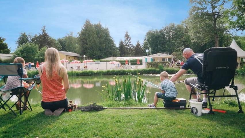 Station pour 6 personnes, avec piscine et terrasse à Touquin - 4
