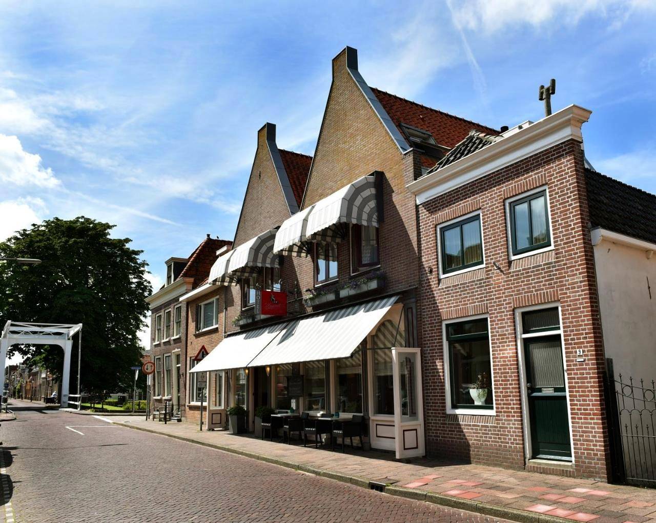 Hotel de Magneet in Hoorn, Markermeer