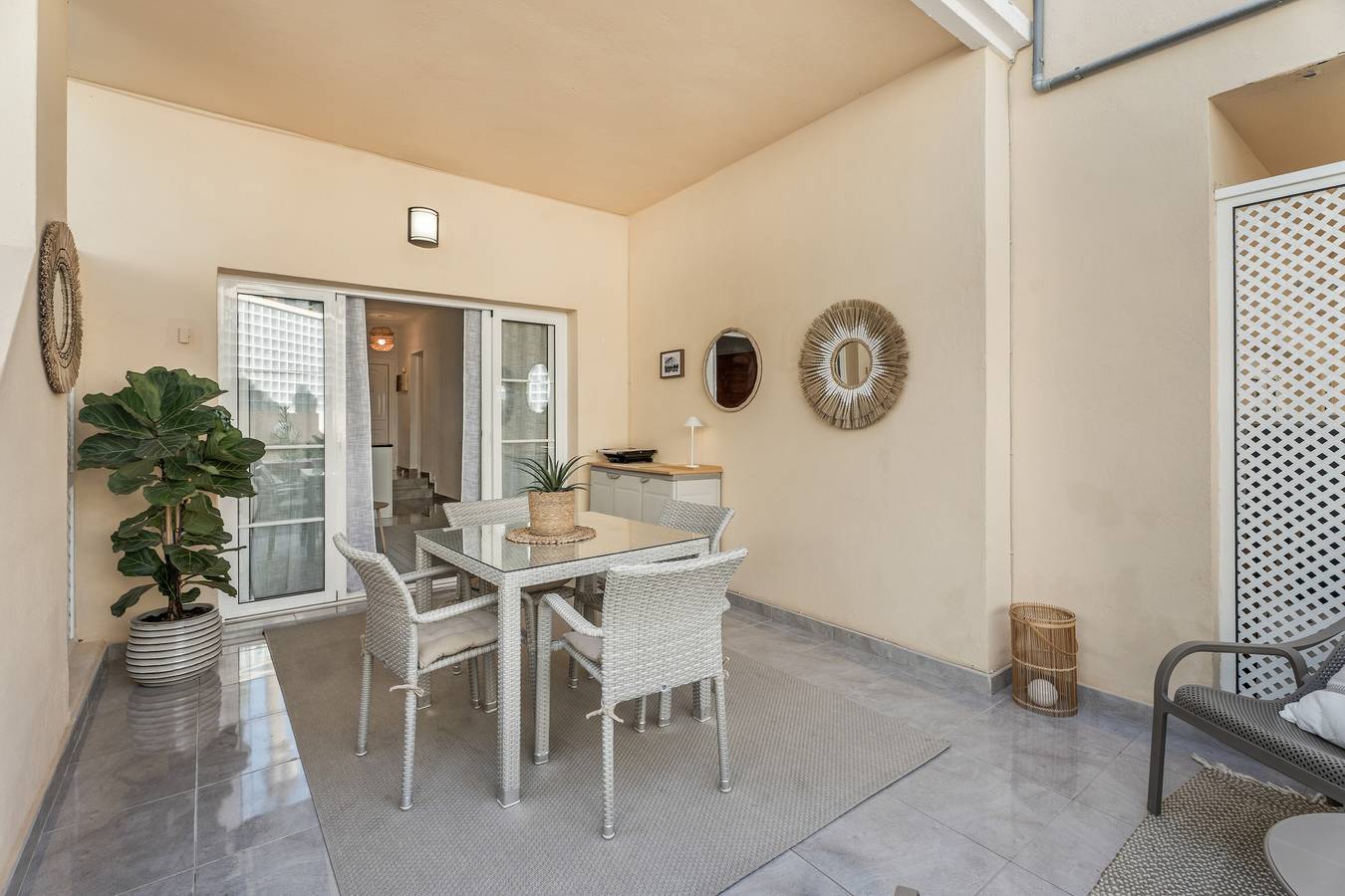 Apartamento entero, Apartamento Vacacional 'Yucca Park 1 Bed' con Terraza Privada, Wi-Fi y Aire Acondicionado in Playa del Duque, Adeje