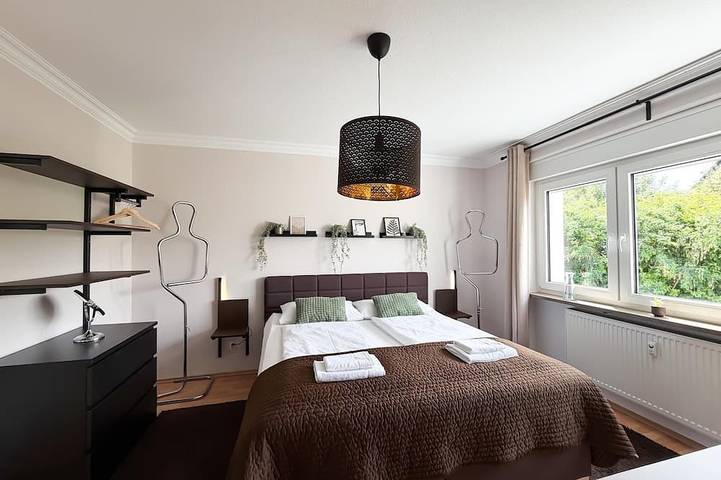Ganze Wohnung, Helles Designer-Apt. | Terrasse & Gratis-Parken in Frankenalb