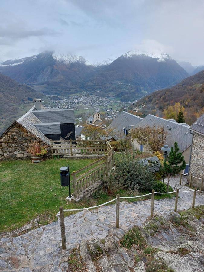 Location de vacances pour 12 personnes, avec vue et jardin à Grust - 4