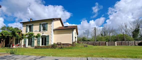 Cottage pour 8 personnes, avec piscine et terrasse à Mézos