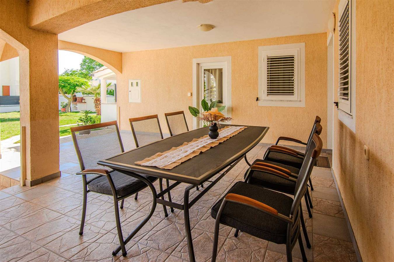 Ganze Wohnung, Fewo in ruhige Lage | Für 4 Personen | 120 m vom Strand in Nin, Zadar