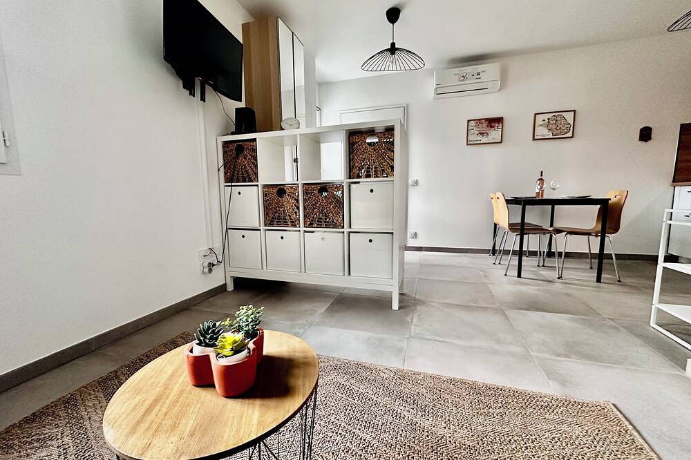 Appartement entier, Le 29 Grimaldi, charmant studio calme, proche Festival de piano, et Luberon in La Roque-d'Anthéron, Région d'Aix-en-Provence