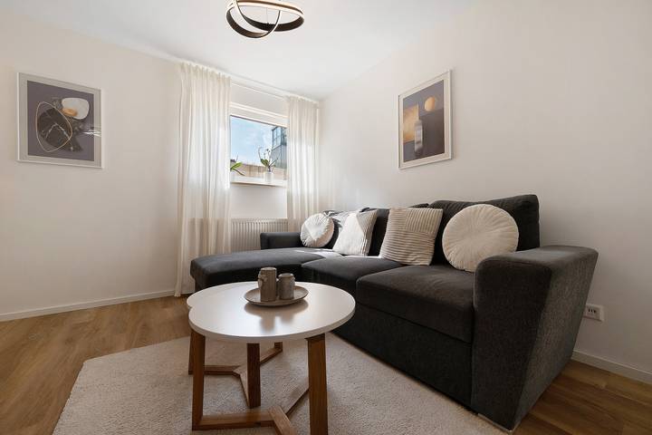 Hel lejlighed, Apartment “Auszeit” with Wi-Fi – newly renovated, family-friendly, central location in Calw, Nord Sortskoven