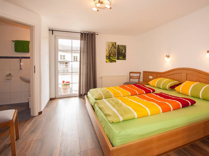 Ferienwohnung für 5 Personen, mit Kinderpool und Garten in Finnentrop