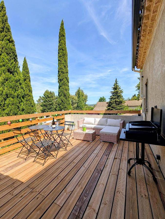Location de vacances pour 4 personnes, avec terrasse et vue à Verzeille - 2