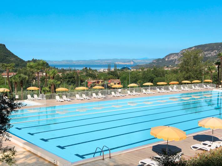 Ferienwohnung für 6 Personen, mit Balkon und Terrasse sowie Garten und Kinderpool in Costermano