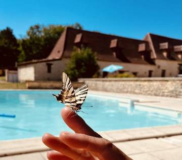 Gîte pour 14 personnes, avec piscine ainsi que terrasse et jardin à Sainte-Foy-de-Longas
