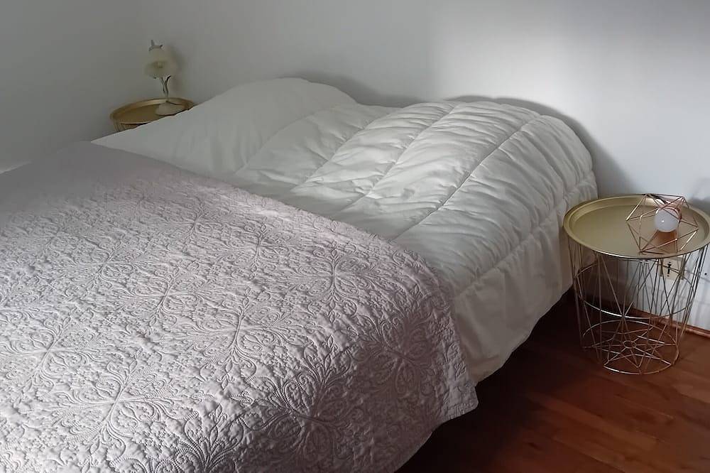 Maison de vacances « Vue sur la Tour » avec terrasse privée, Wi-Fi et climatisation in Montcuq-en-Quercy-Blanc, Quercy