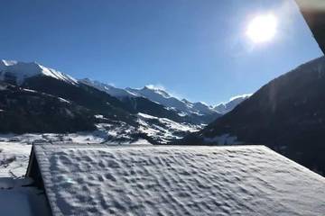 Gîte pour 6 personnes, avec balcon à Orsières