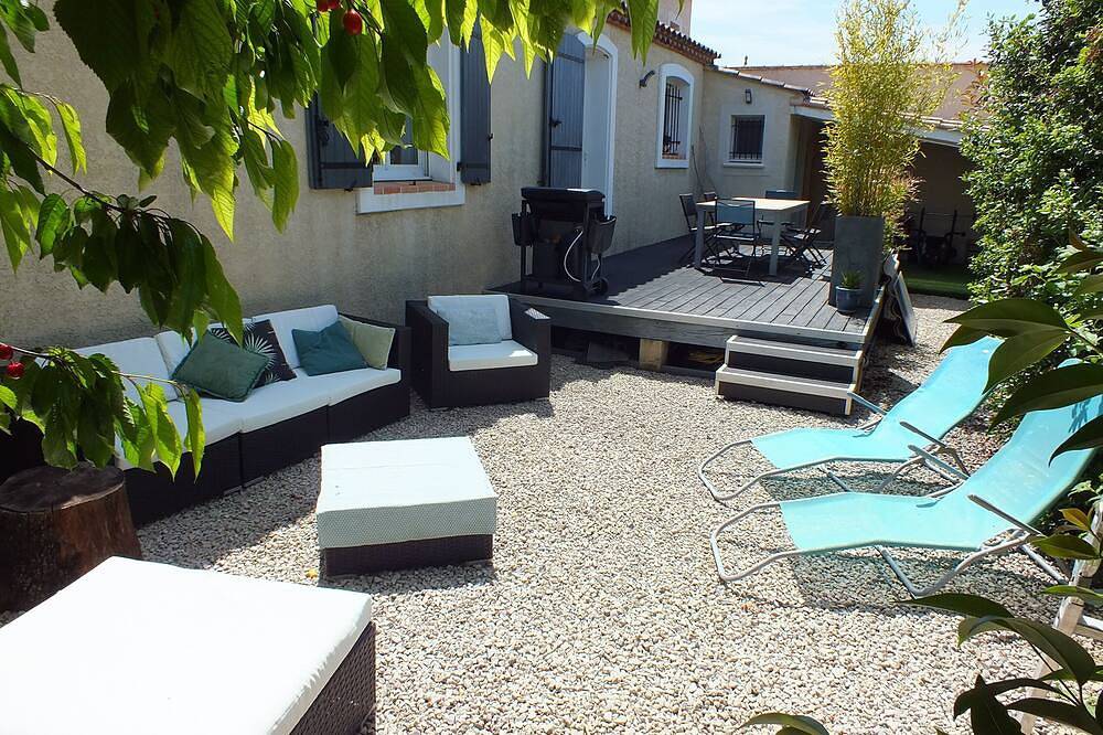 Maison Avec Jardin et Piscine Idéal Pour les Familles in Générac, Region de Nimes