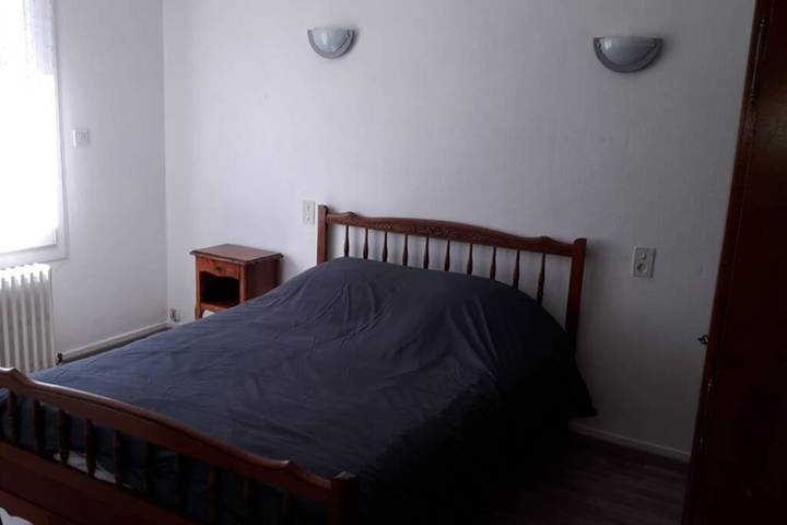 Location de vacances pour 8 personnes, avec terrasse et jardin à Champagnole - 2