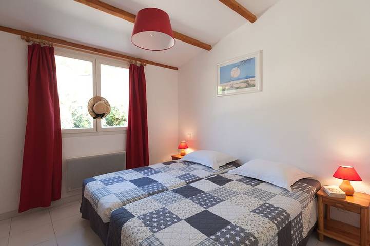 Villa pour 8 personnes, avec jardin ainsi que piscine et terrasse, animaux acceptés dans Santa Giulia - 2