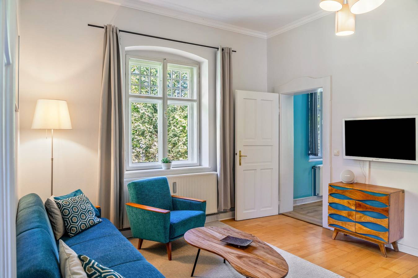 Hel lägenhet, Apartment Alena in Charming Historic Building with Mountain Views, Shared Garden in Garmisch-Partenkirchen, De Bayerska Alperna