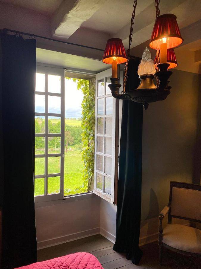 Location de vacances pour 2 personnes, avec vue ainsi que jardin et terrasse à Freigné - 4