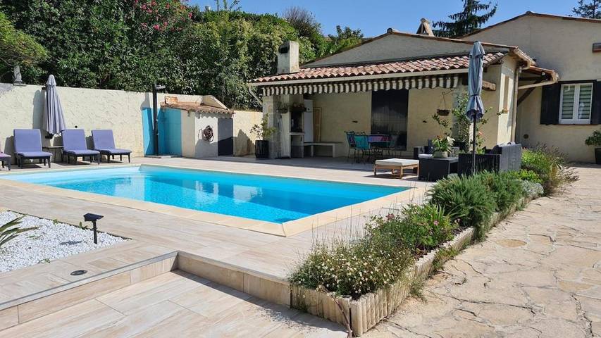 Villa for 6 people, with view and garden as well as pool - 1