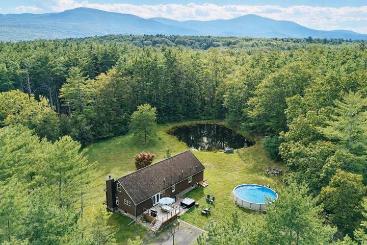 Ferienhaus für 8 Personen, mit Terrasse und Pool sowie Seeblick und Ausblick, mit Haustier - 1