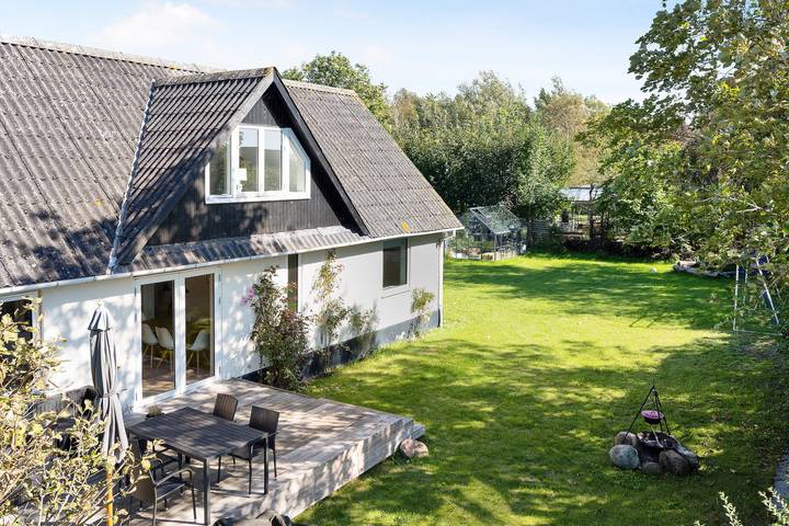 Villa für 8 Personen, mit Terrasse und Garten sowie Seeblick auf Seeland - 2