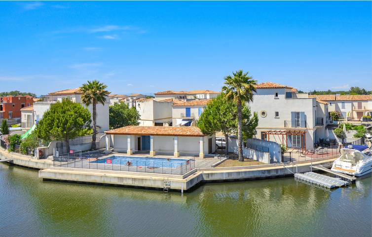 Location de vacances pour 6 personnes, avec terrasse à Aigues-Mortes - 2