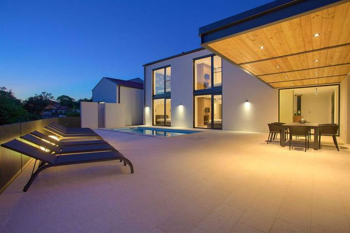 Villa pour 8 personnes, avec jardin et piscine, animaux acceptés à Klimno - 2