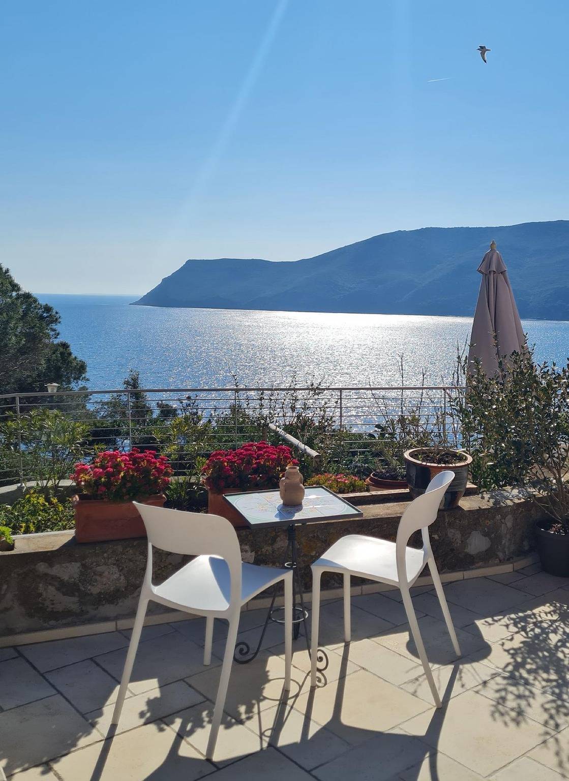 Ganze Ferienwohnung, Apt. Trudy , Charme nur ein paar Schritte vom Meer entfernt in Lacona, Elba