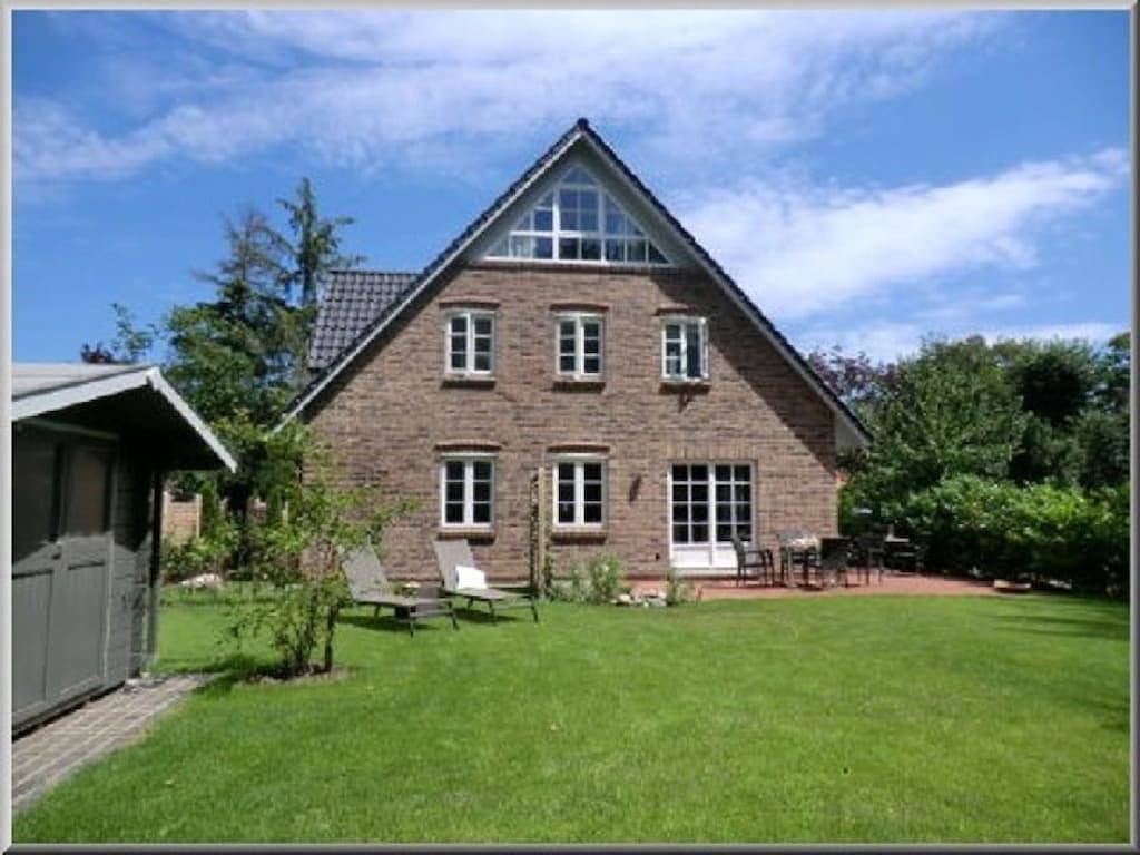 Ferienhaus in Wyk/Föhr mit Schwimmbecken in Wyk auf Föhr (Stadt), Wyk auf Föhr