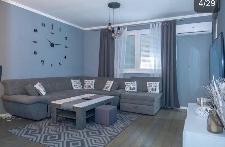 Ganze Ferienwohnung, Ferienwohnung für 5 Personen mit Balkon in Republika Srpska