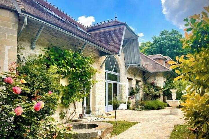 Gîte pour 2 personnes, avec terrasse et jardin à Nointel