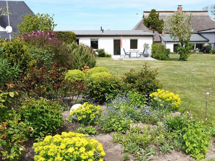Ferienwohnung für 2 Personen, mit Terrasse und Garten sowie Seeblick und Ausblick in Gager - 4