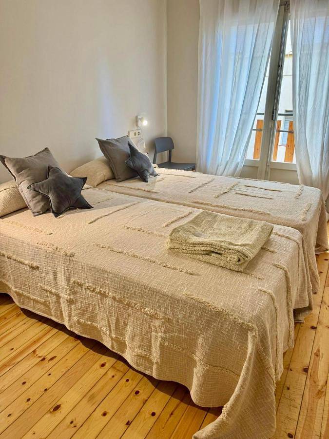 Gîte pour 8 personnes, avec jardin ainsi que vue et piscine, adapté aux familles à Llívia - 3