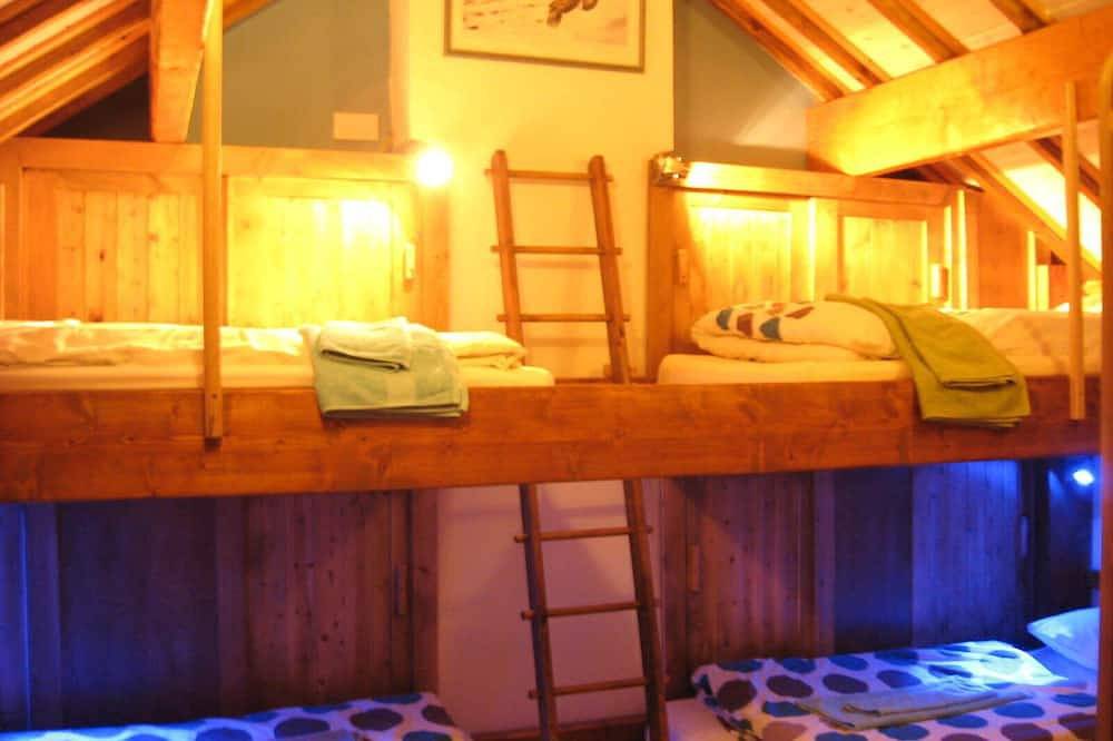 Beautifull Cottage With Views Mountain Stream And Pool in Penmachno, Snowdonia