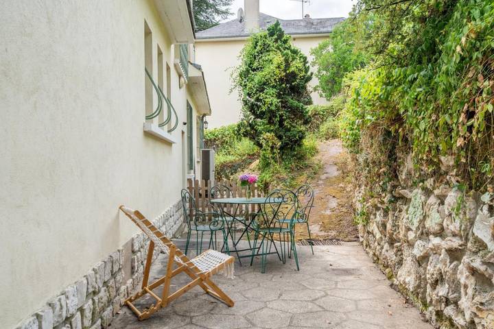 Location de vacances pour 8 personnes, avec jardin ainsi que vue et vue sur le lac dans le Loir-et-Cher