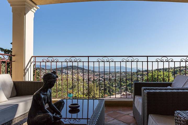 Location de vacances pour 2 personnes, avec jardin et piscine à Vallauris - 4